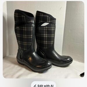 Bogs Black and Gray Checkered Winter Boots